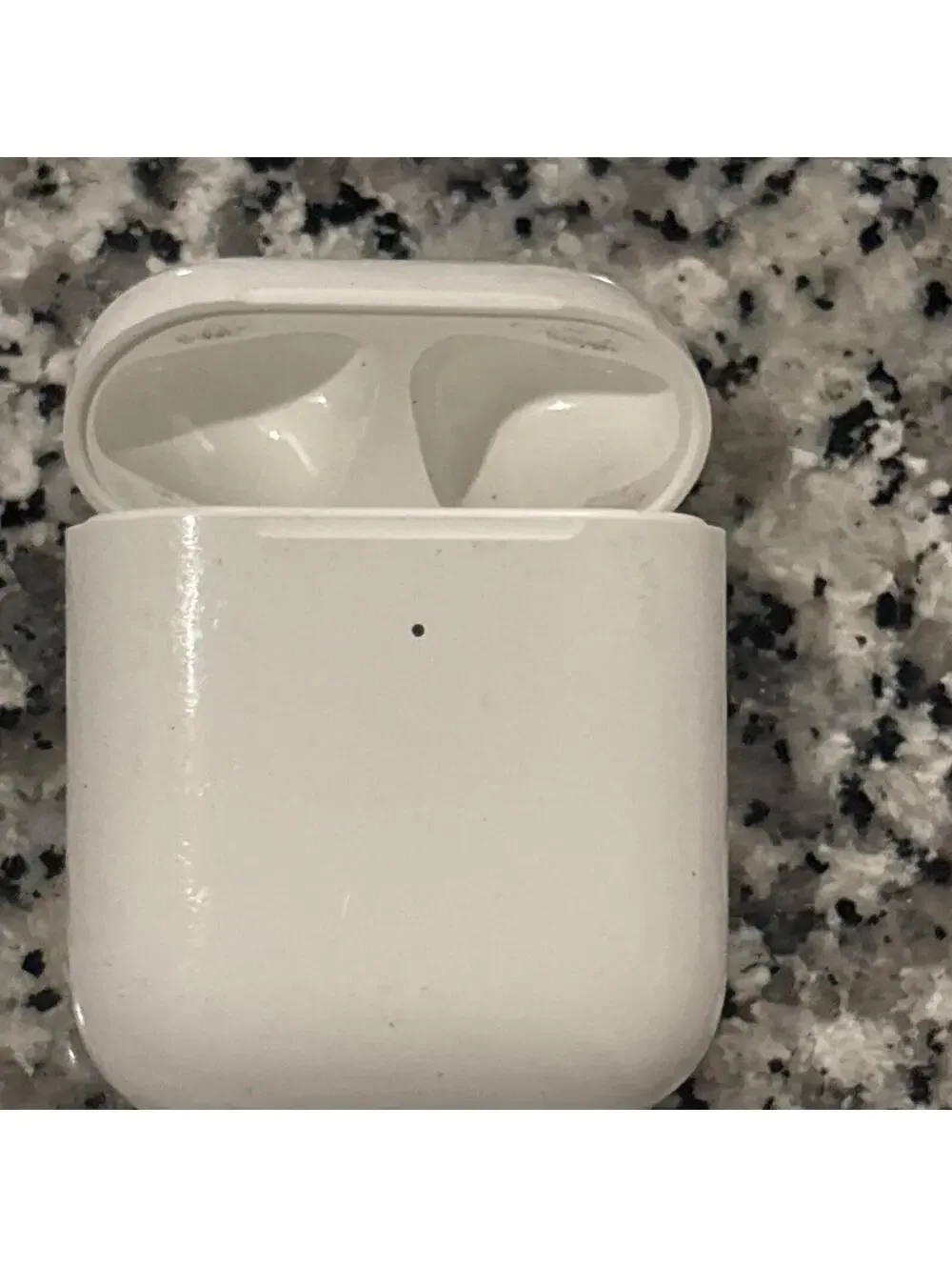 Apple AirPods A1938 2nd gen Replacement Genuine Charging Case Only